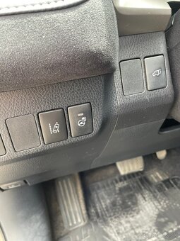 TOYOTA RAV4 HYBRID 4x4 Executive - 7
