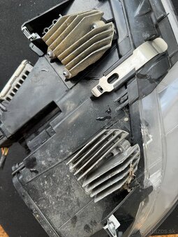 Predne svetla bmw f10-f11 - 7