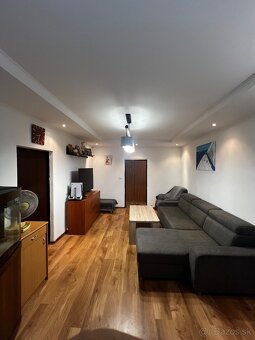 SIMI real - veľký 3 izbový byt s balkónom - 75 m2 - 7