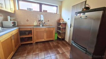 REZERVOVANÉ: Na prenájom viacgeneračný rodinný dom vo Veľkýc - 7