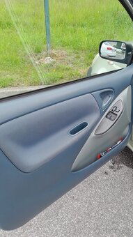 Yaris - 7