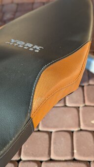 Nastaviteľná posilňovacia lavica YORK FITNESS – perfektný st - 7
