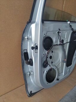 dvere zad pravé Octavia 3 - LA7W 8E8E - 7