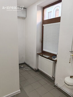 Komerčný priestor v centre Komárna na prenájom - 7