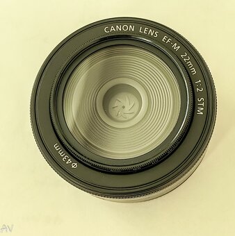 Canon EF-M 22 мм f/2 - 7