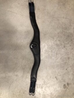 Cierny podbrusnik Stubben 140cm - 7