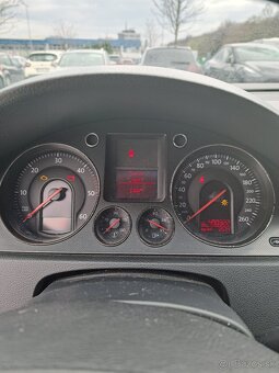 Volkswagen Passat 2.0 TDI Comfortline - 7