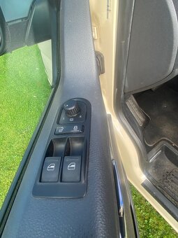 Volkswagen Caravelle T5 2.0TDI 103kw DSG Bi-Xenon 8-miestna - 7