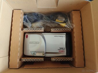 Olympus Camedia Digital Camera C-860L (1990) - 7