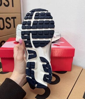 Nike Vomero 5 Photon Dust Metallic - 7