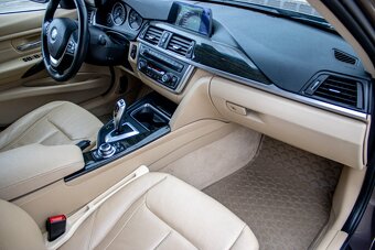 BMW 320 d xDrive Touring Luxury Adaptivne BiXenony - 7
