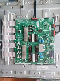 Samsung Q65Q9F NAT diely - 7
