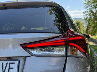 Toyota Auris combi 1.6 97kW, 8/2015 kup.SR 106tis.km - 7