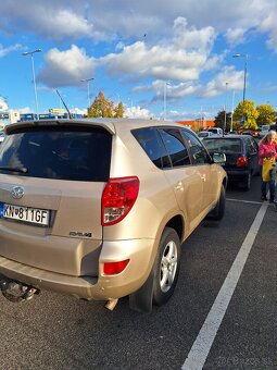Predam Toyota Rav4 - 7