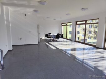 Prémiový presklený obchodný priestor - Kaskády - 7