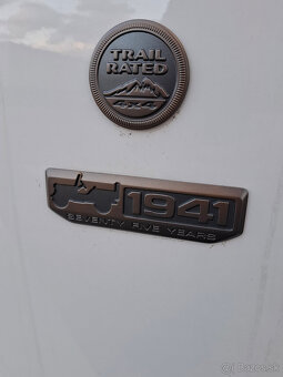 JEEP WRANGLER UNLIMITEDEDYCJA 75. ROCZNICY 4X4 2017 - 7