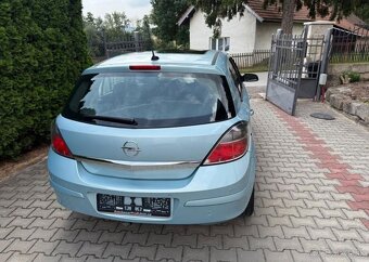 Opel Astra 1,8i Panorama Top stav benzín manuál 103 kw - 7