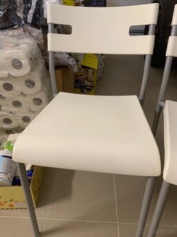 Predám stôl a dve stoličky - 7