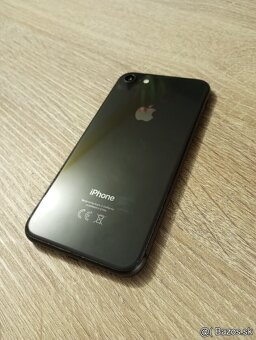 iPhone 8 / 256GB Super stav - 7