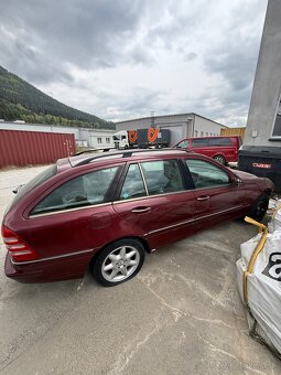 2x Mercedes C - 7