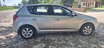 Kia ceed 1,6 benzín r.v. 4/2007 AUTOMAT - 7
