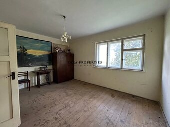 Pozemok 1096 m2 s rodinným domom na rekonštrukciu - 7