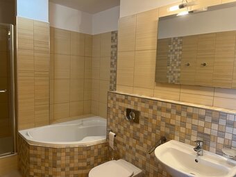 Prenájom 2 izbový byt Nitra, Chrenová TOP lokalita - 7