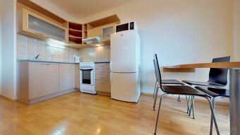 Predám stoličky 4 kus - - 7