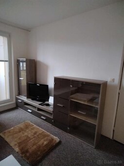 Prenájom 1-izbovèho bytu Vlčince - 7