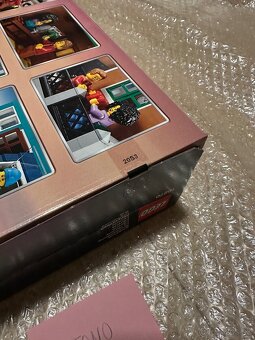 LEGO® 10270 Modular Bookshop - 7