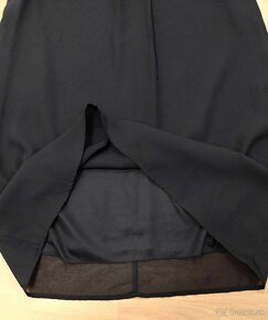 Dámske čierne šaty vo voľnom strihu (Terranova) - 7