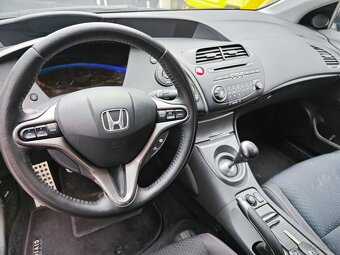 Honda Civic 1.8 benzin - 7