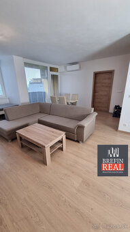 VEĽKÝ 2 izb. BYT, loggia + PARKOVACIE STÁTIE - 5,5 ročná NOV - 7