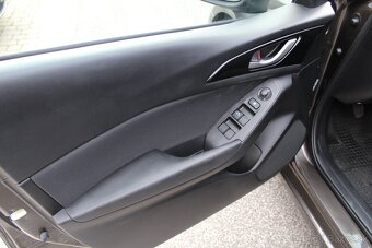 MAZDA 3 - 7