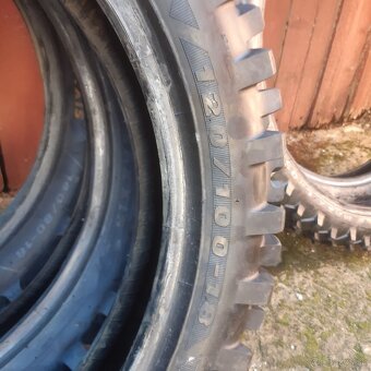 Pneumatiky PIRELLI SCORPION,MAXXIS DESERT - 7