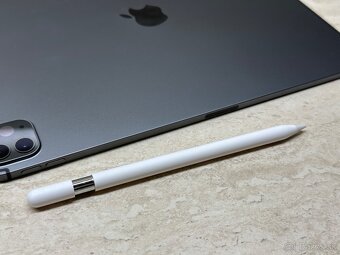 Apple Pencil (USB-C) - 7