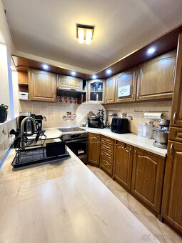 Reality KOMPLEX s.r.o. ponúka na PRENÁJOM veľkometrážny 3 iz - 7