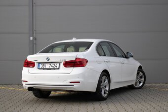BMW 330i xDrive - 7