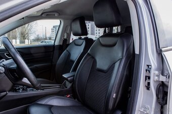 Jeep Compass 1.5 e-Hybrid Night Eagle II / NELAKOVANÉ - 7