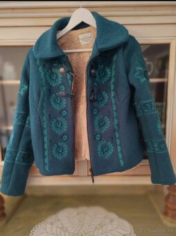 Vyšívaný kabátik zn. Jaroslava Wurll Kocanová - 7