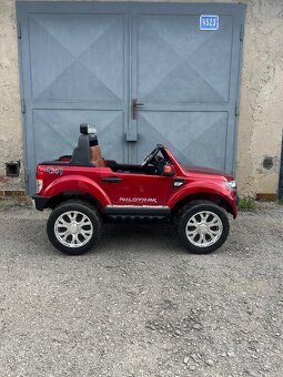 Elektrické autíčko Ford Ranger 4x4 - lakované - červené - 7