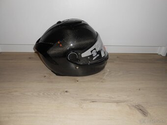 Predam krasnu novu karbonovu moto prilbu znacky SHARK SPARTA - 7