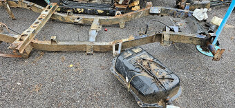 Suzuki Samurai - rôzne náhradné diely - 7