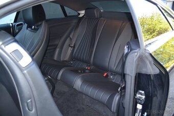 Mercedes-Benz E trieda Kupé 300d - 7