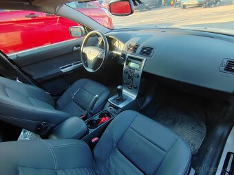 Volvo V50 2.0 100kw M6 - Možné splátky od 19.90 € - 7