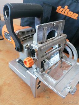 Kolíkovacia frézka 710W Triton. - 7