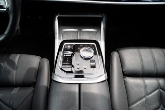 BMW M760e xDrive A/T Na prenájom - 7