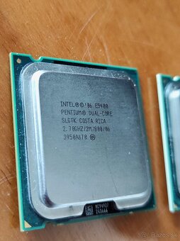 Doska ASRock + 2 Intel Procesory + RAM - 7