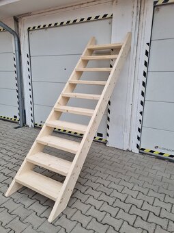 Drevenné schody  z masívu - 7