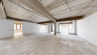 TOP lokalita Priestranný obchodný priestor 258 m² v centre - 7